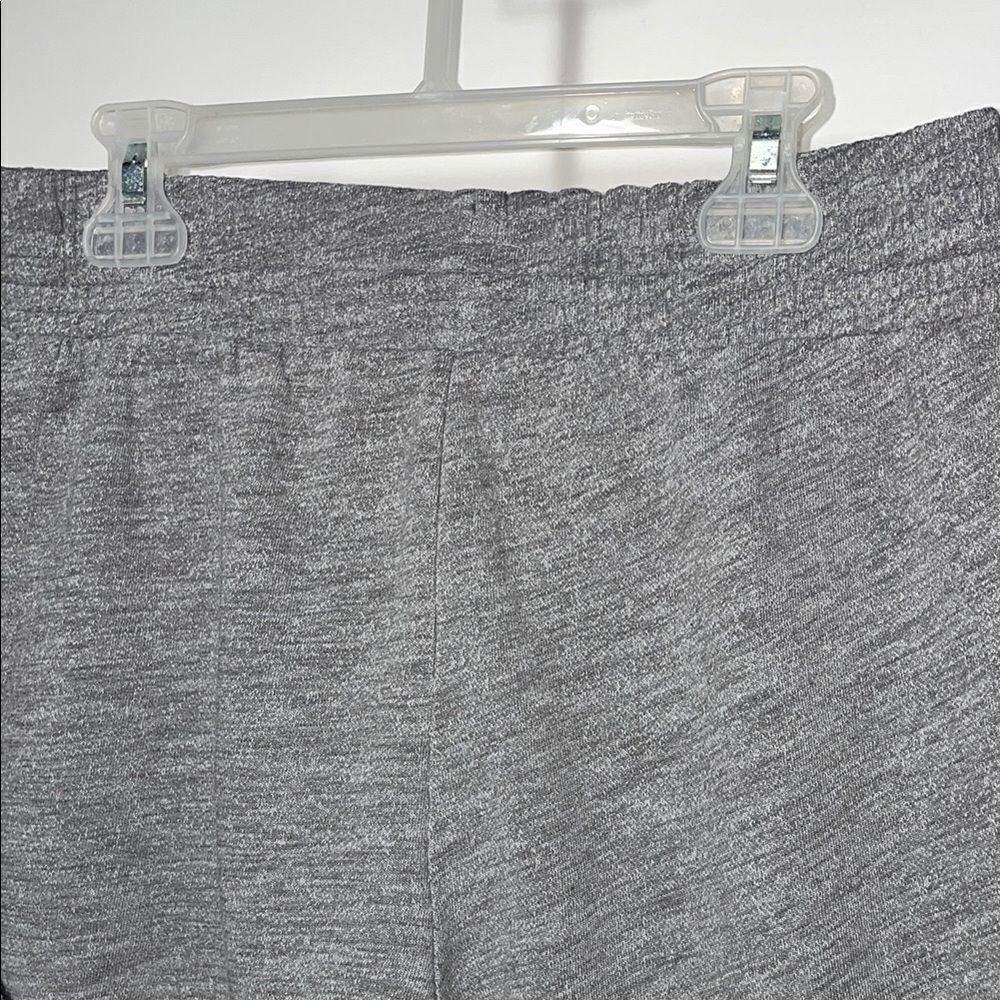 PINK Victoria's Secret Women's Gray Shorts - Picture 5 of 6